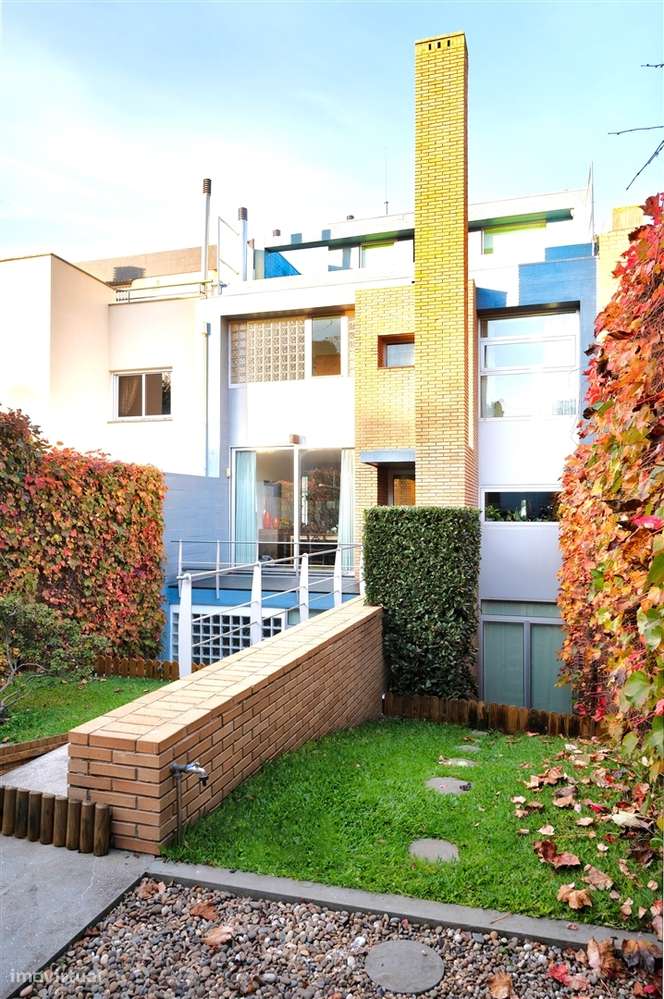 Moradia V4 com jardim e terraços - Grande imagem: 2/60