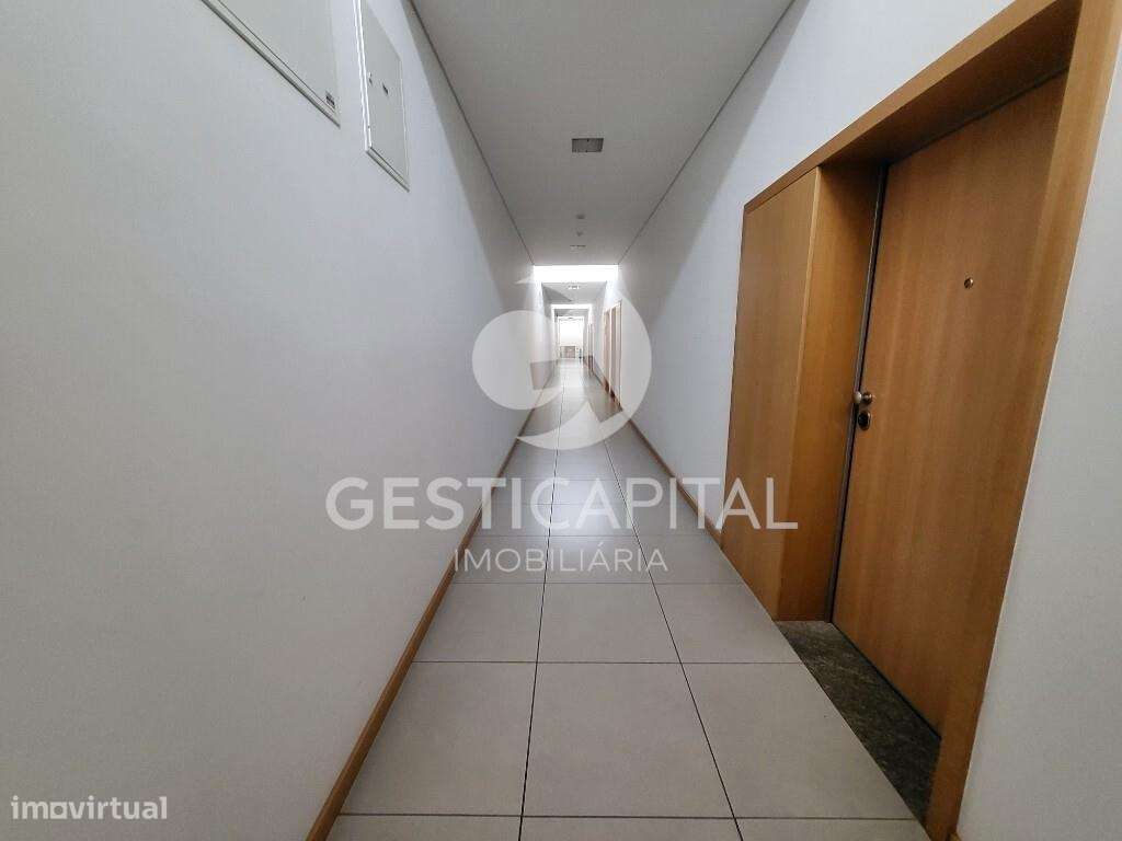 Escritório com 34 m2 para arrendamento no centro do Marco - Grande imagem: 4/5