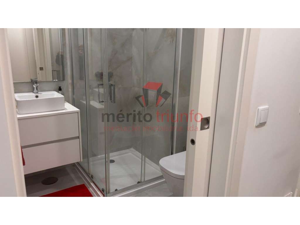 Excelente Apartamento c/ 3 Suites no Centro de Famalicão-24