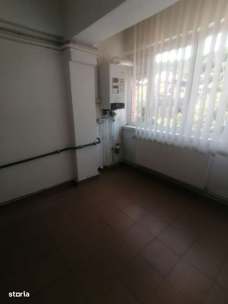 Vând spații comerciale zona centrală 400 euro mp negociabil-13