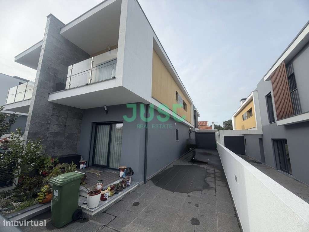 Moradia t4 como nova com piscina e garagem-conforto e exclusividade - Grande imagem: 2/33