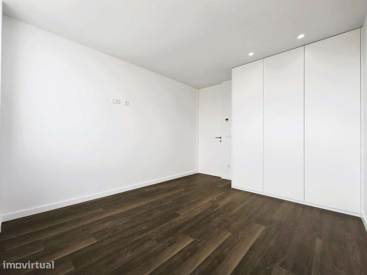 Apartamento T4 Novo (com Terraço e Centro Cidade)-26