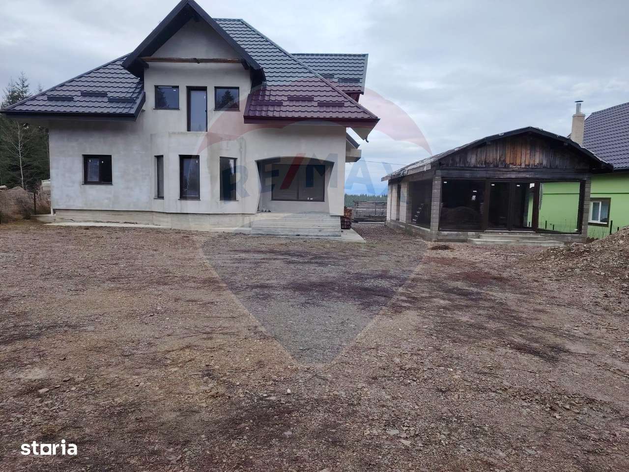 Casă / Vilă cu 8 camere de vânzare-2