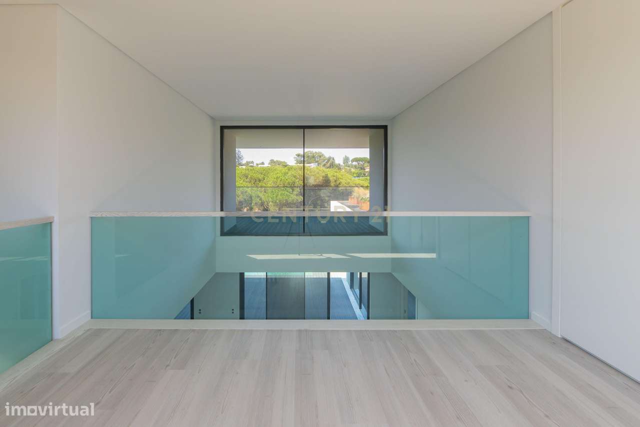 Moradia premium em Cascais onde o luxo e a natureza se encontram-35