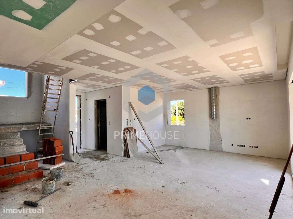 Moradia T4 nova em Azeitão - Fase final de construção - Grande imagem: 5/17