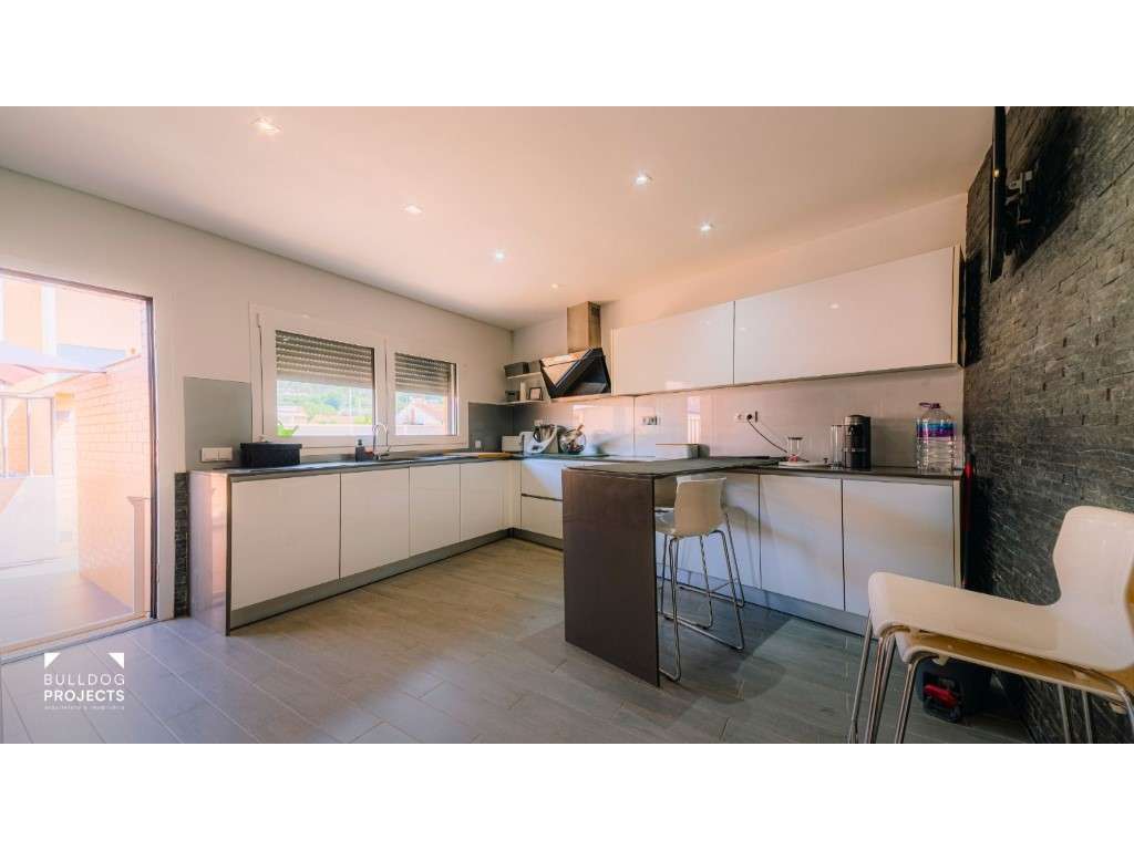Moradia Isolada T4 Triplex Venda Coimbra-27