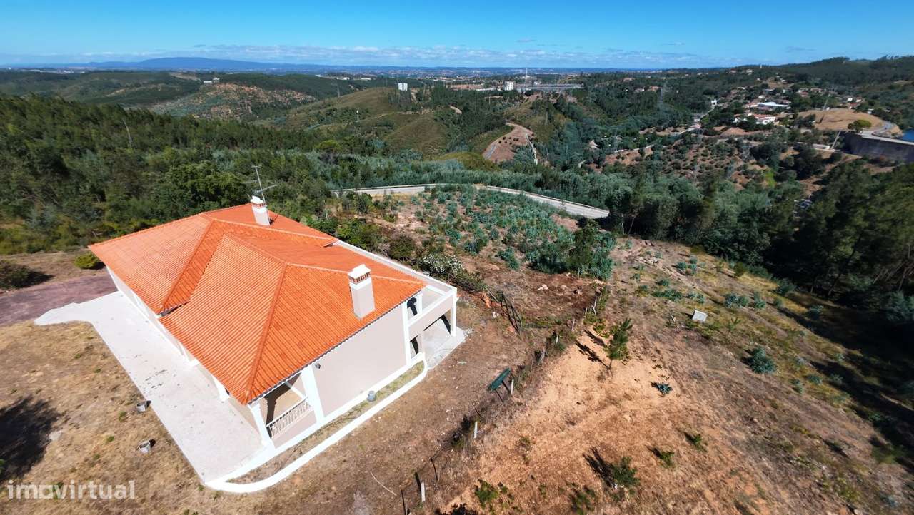 Excelente Moradia T3 com Vista Panorâmica sobre a Albufeira do Castel - Grande imagem: 4/60