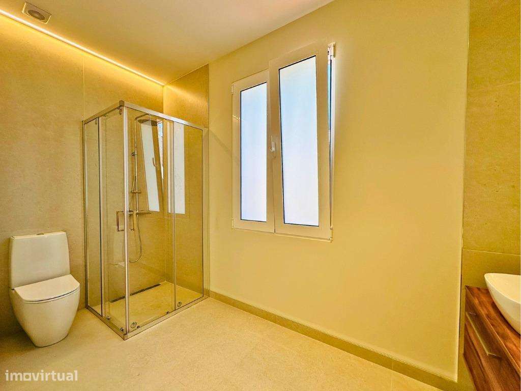 Moradia T3 Moderna com 3 Suítes no Centro do Funchal – Zona do Til-33