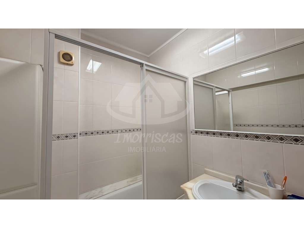Apartamento T3 em Sacavém-11