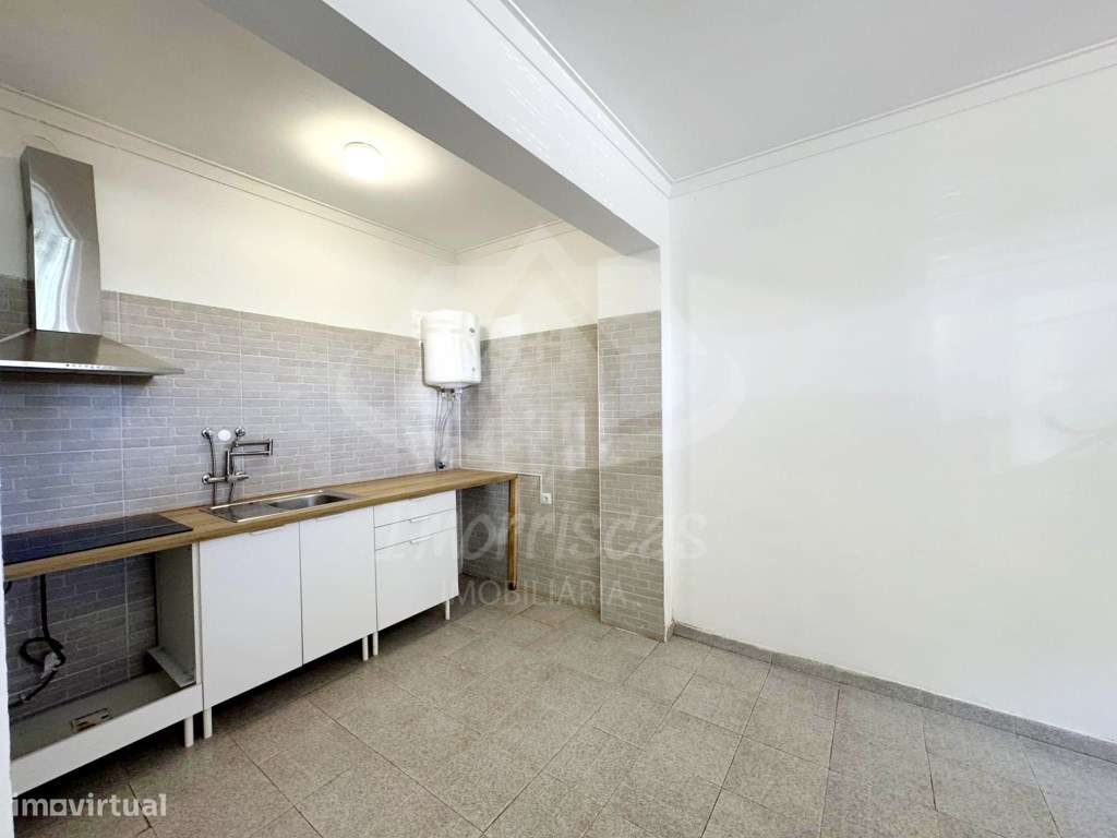 Apartamento T0 remodelado e pronto a habitar no Forte da Casa - Grande imagem: 5/21