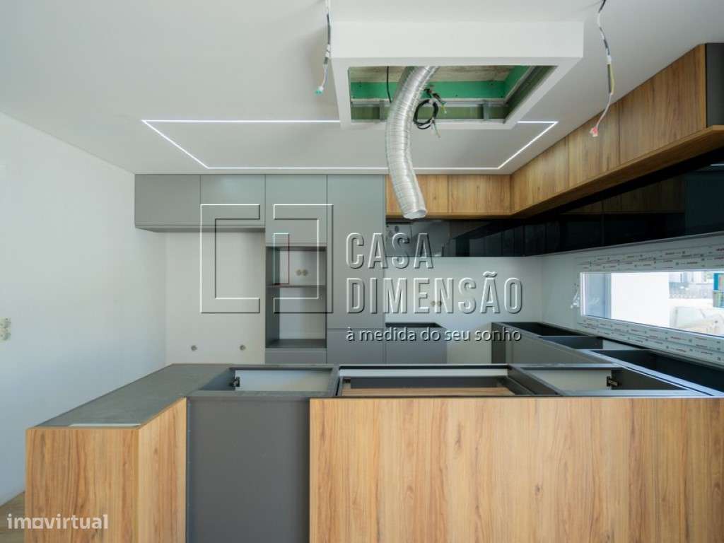 Moradia isolada de tipologia T4 localizada na zona da Charneca da C...-14