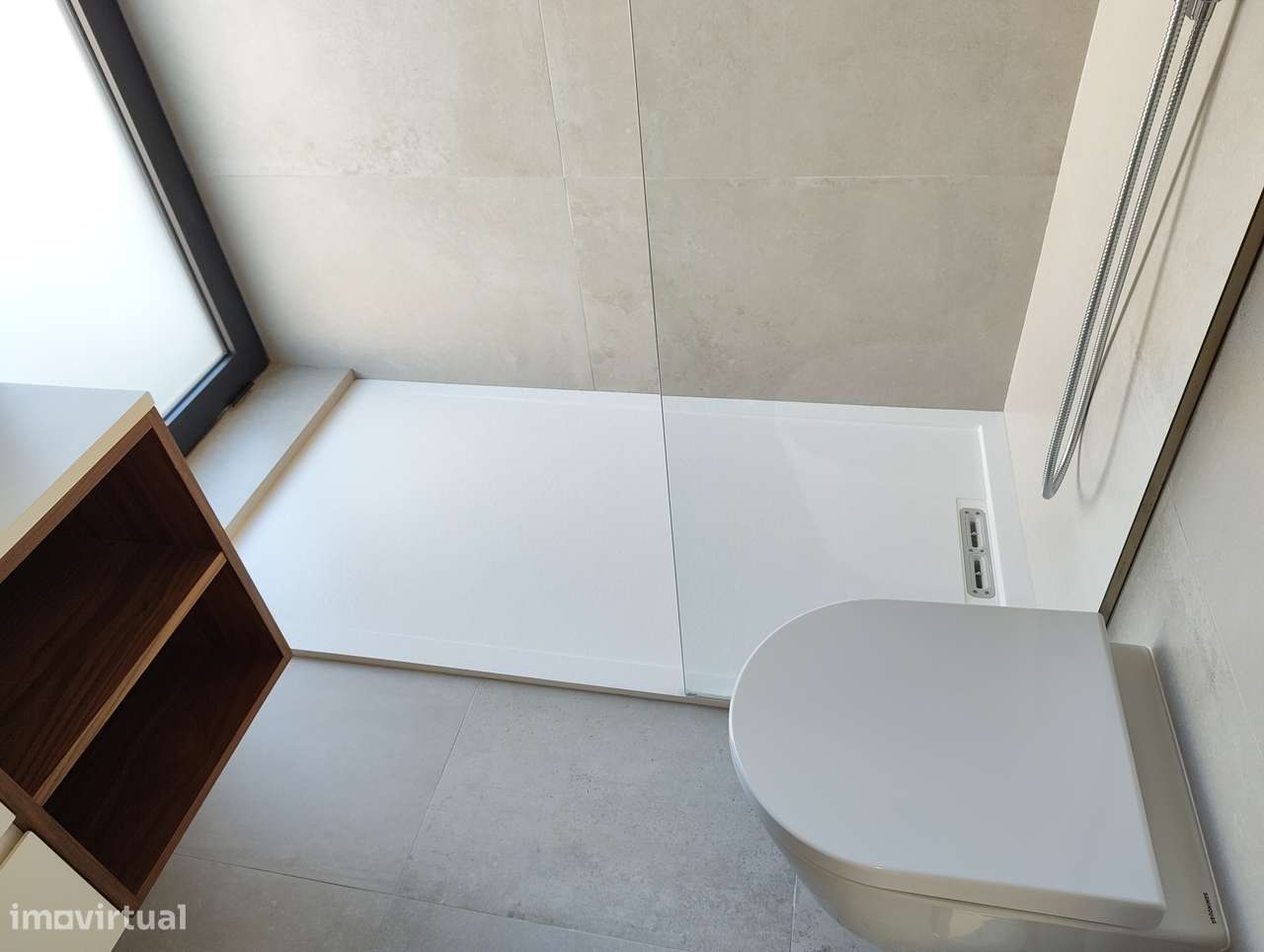 Moradia T5 com piscina e jardim em Canidelo-30