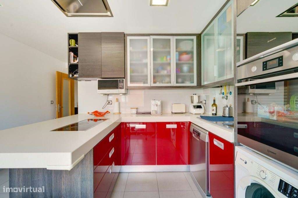 T4 de Luxo remodelado com 225 m², 2 Parqueamentos e Excelente Local...-4