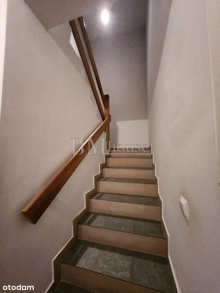 Dom z garażem, 6 pokoi i poddasze-13