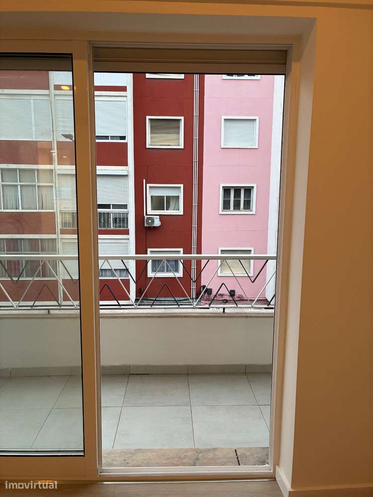 Apartamento T4 em Barreiro com Excelente Localização-24