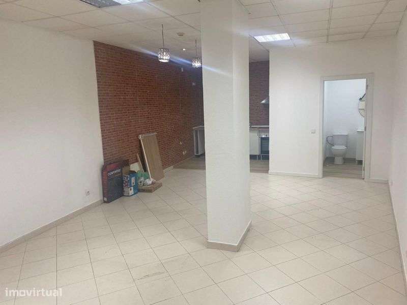 Alugo apartamento T0 - Grande imagem: 5/9