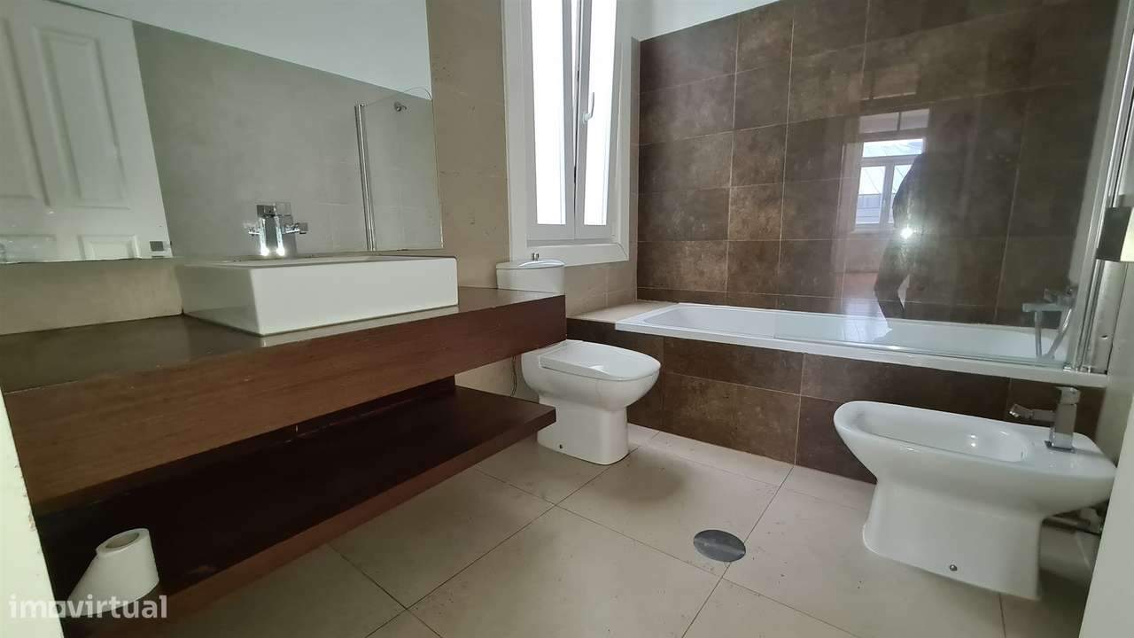 ARRENDAMENTO - Apartamento no centro da Póvoa de Varzim - Grande imagem: 4/36