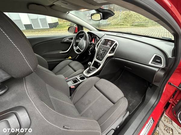 Opel Astra III GTC 1.6 T Cosmo - 21