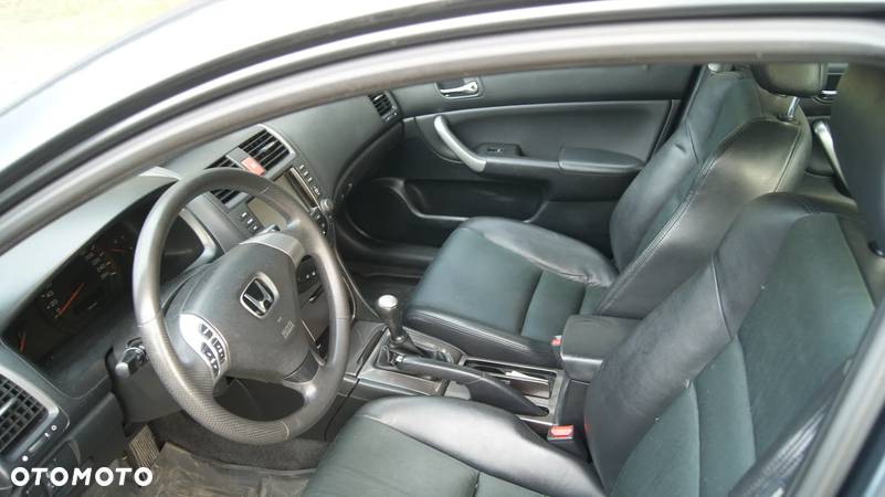 Honda Accord 2.0 Executive - 9