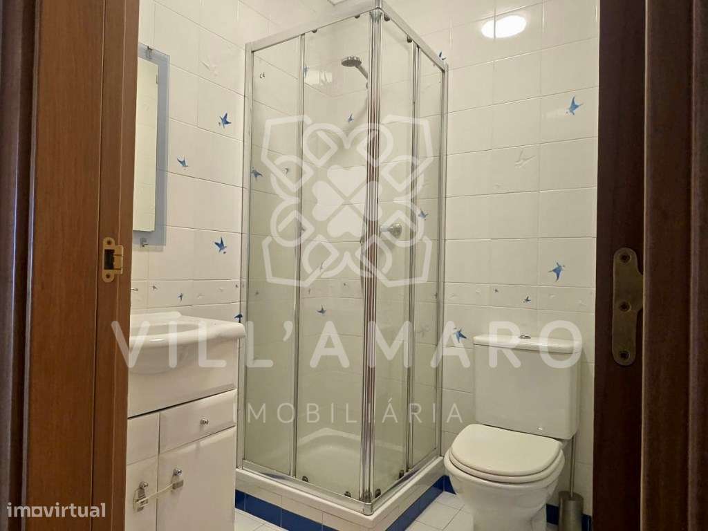 Apartamento T3 com Varanda, Arrecadação e Parqueamento-15