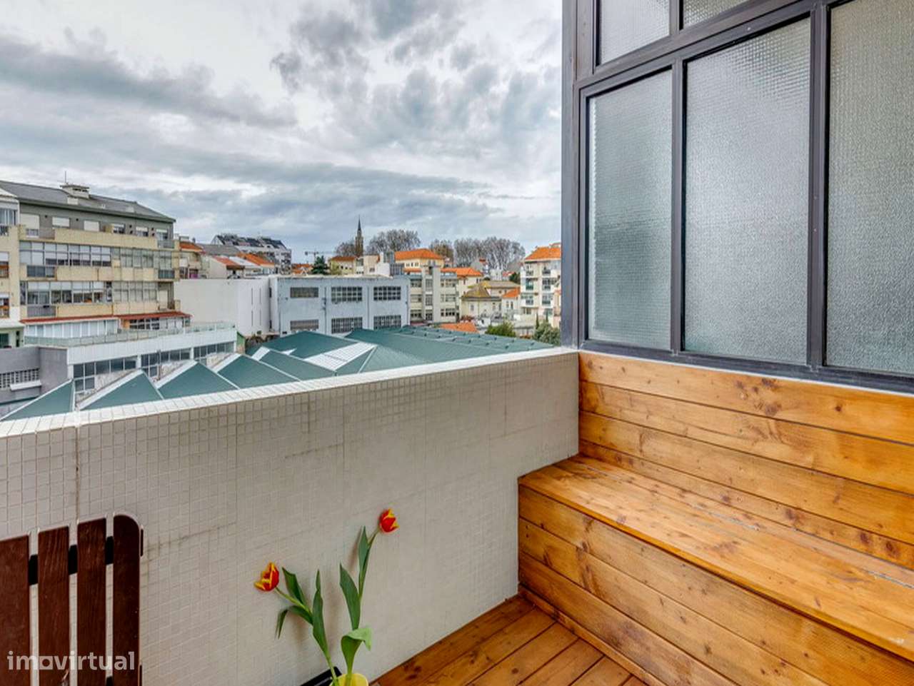 T1 com varanda e ar condicionado em Bonfim