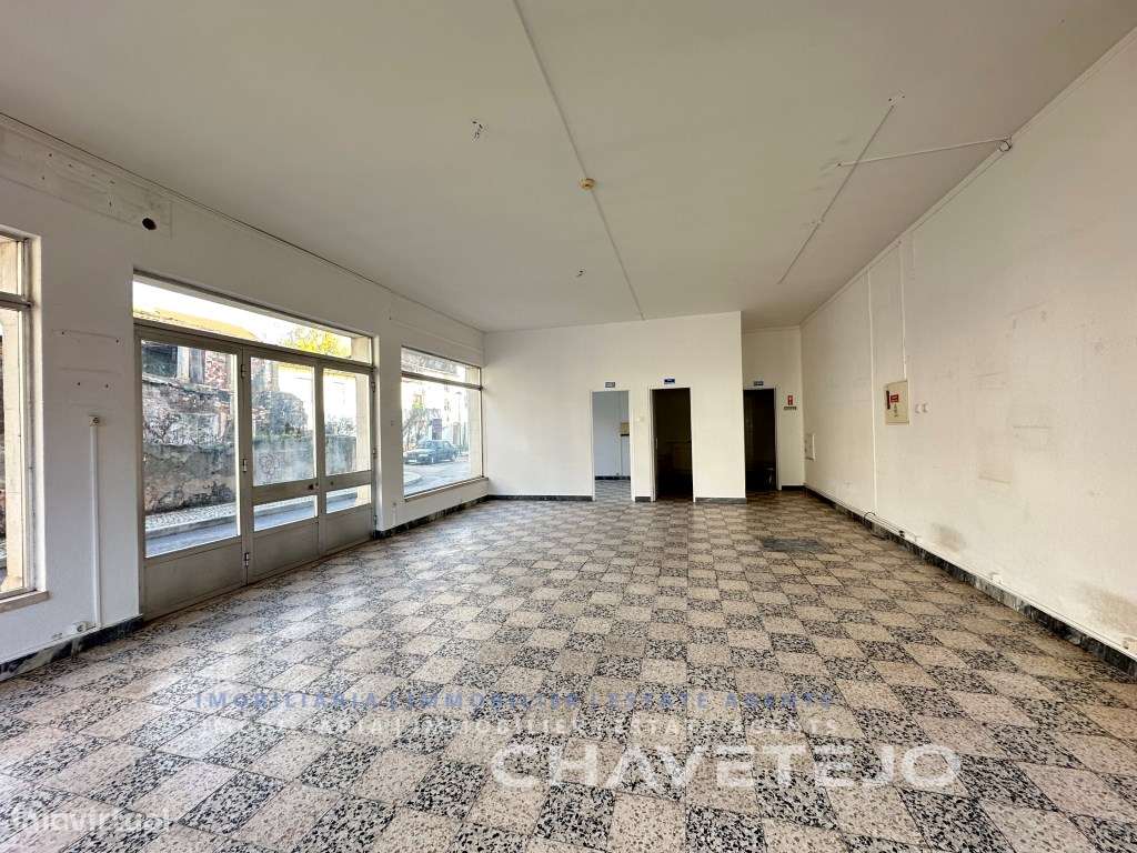 Loja com 78 m2 e boas montras perto de serviços e transportes públi... - Grande imagem: 5/12