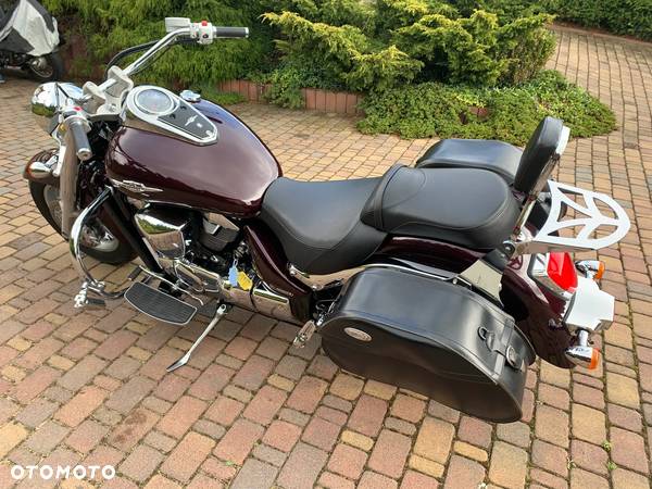 Suzuki Intruder - 3