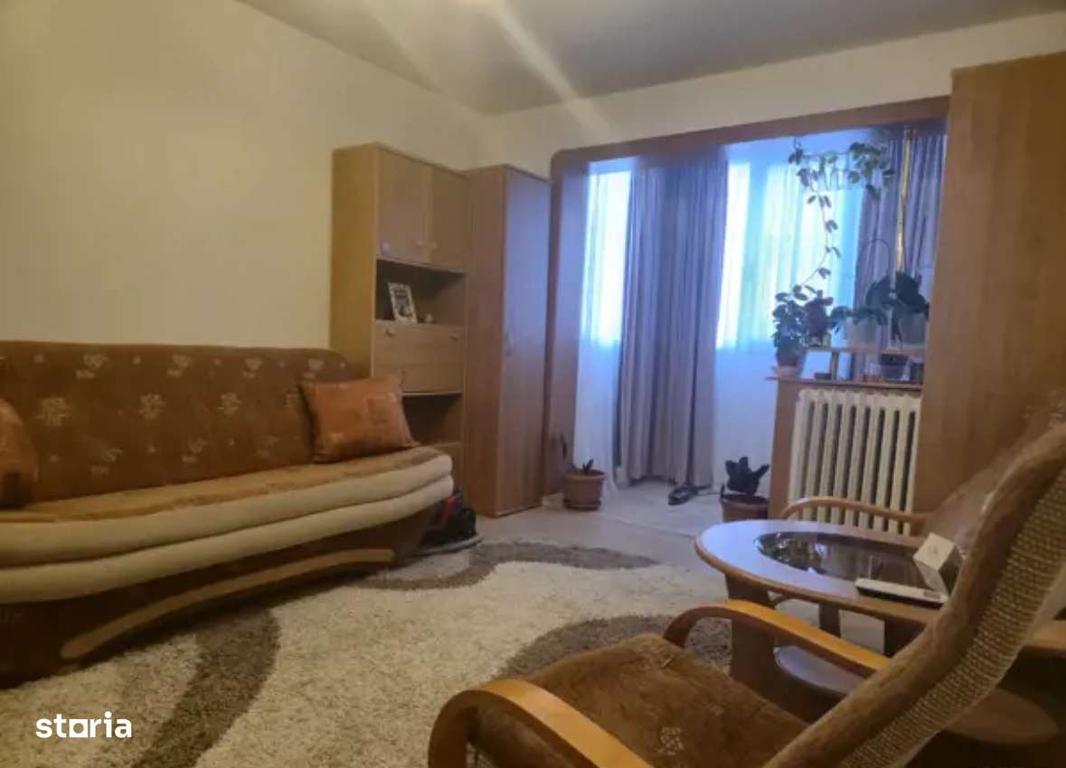 Apartament 3 camere semidecomandat in Craiovita Noua - Imagine principală: 2/8