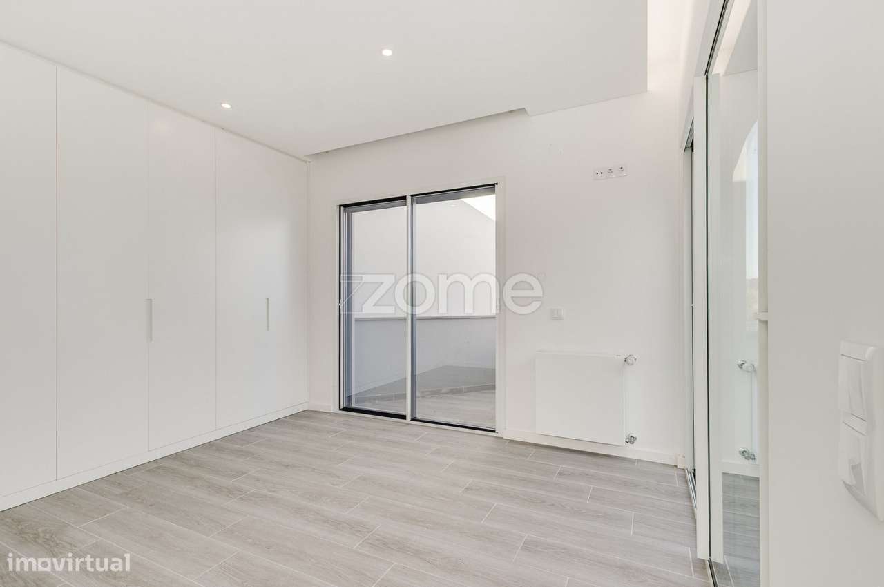 Moradia T3 com Piscina e Jardim no Zambujeiro – Alcabideche-22