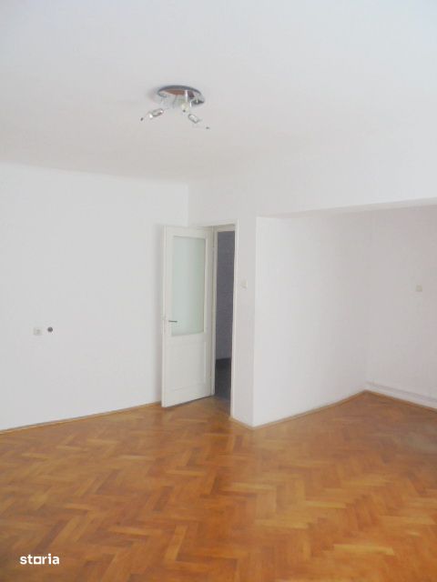 Apartament 2 camere in Cugir - 59 mp. - licitație faliment (LT)