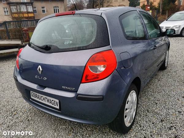 Renault Clio 1.5 dCi Authentique - 4