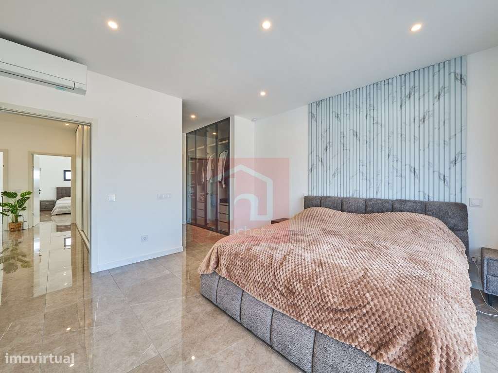 Moradia T5 de Luxo com Piscina Infinita Aquecida e Jacuzzi em Corte...-41