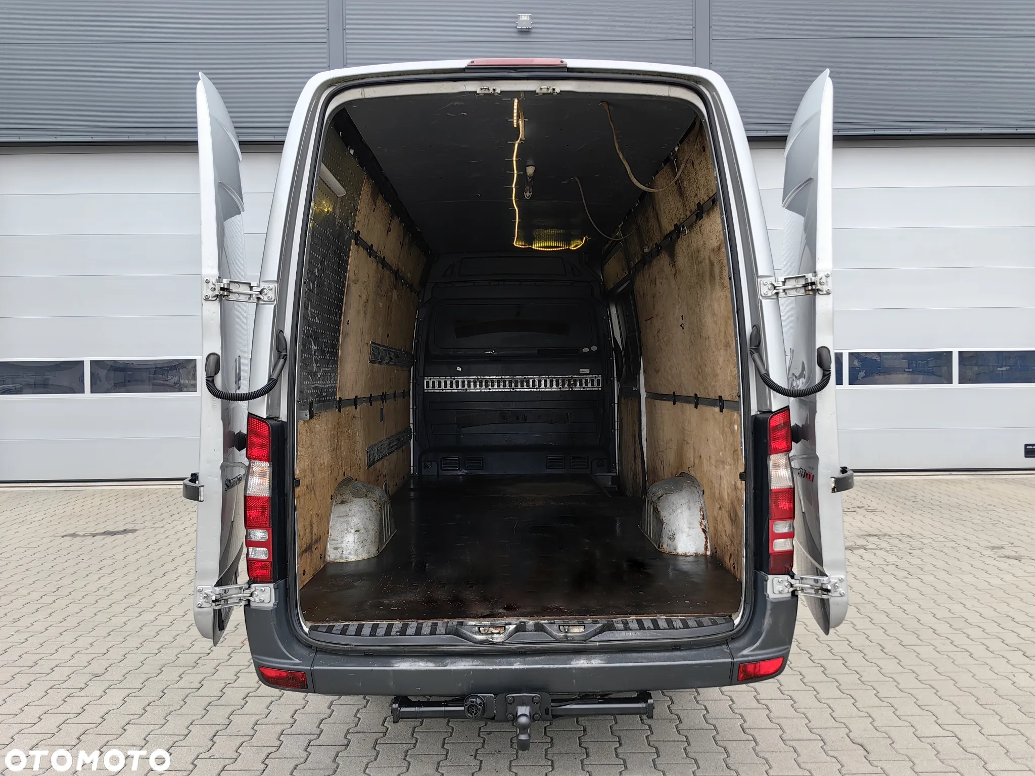 Mercedes-Benz Sprinter 319 - 23