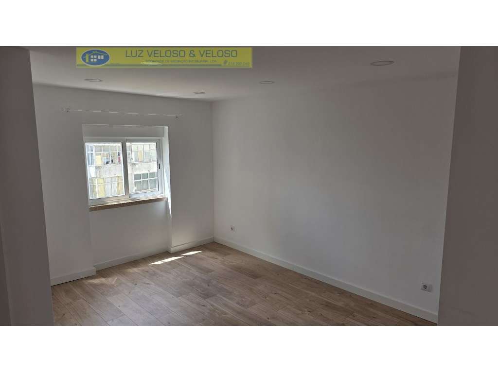 T2 Amadora REMODELADO, 2 frentes, 1 Marquise, 1 Varanda-19