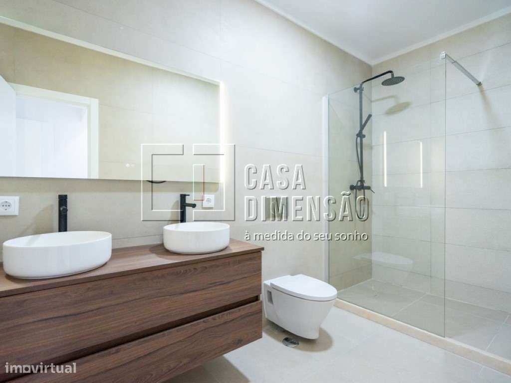 Apartamento de tipologia T3 com varanda, mobilado e equipado em Ben...-34