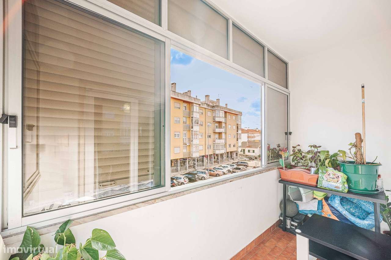 T2 totalmente remodelado no Cacém-30