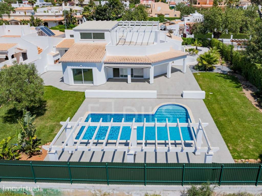 Moradia T4 com piscina em Vilamoura, Algarve-24