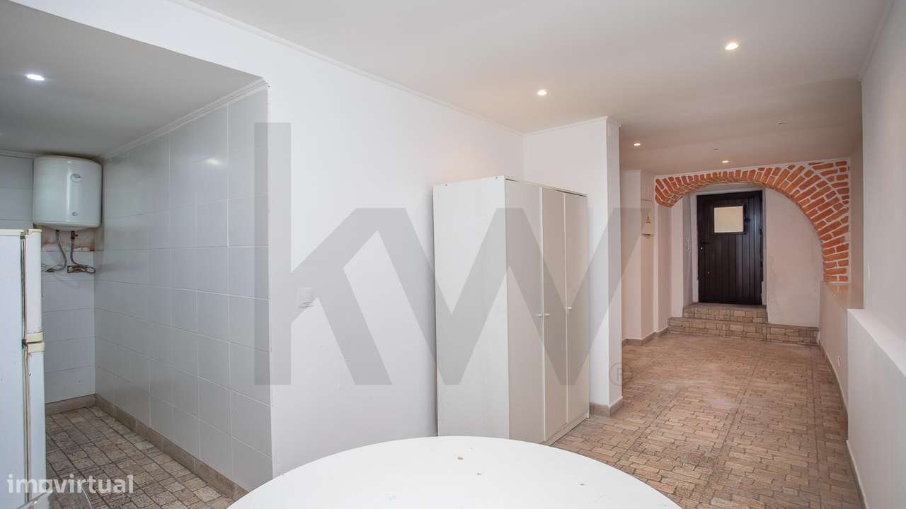 Minimalismo e Herança: O Refúgio Perfeito na Calçada do Lavra-9