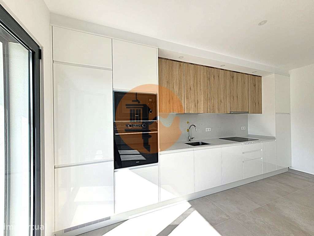 Apartamento T2 no centro de Armação de Pera a um passo da praia! - Grande imagem: 5/46