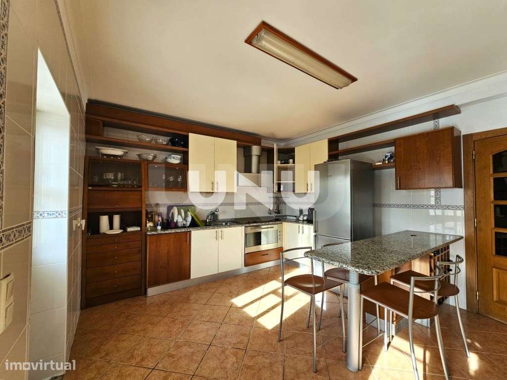 Moradia em Banda T5 - A 5 Minutos do Centro da Cidade de Viseu-35