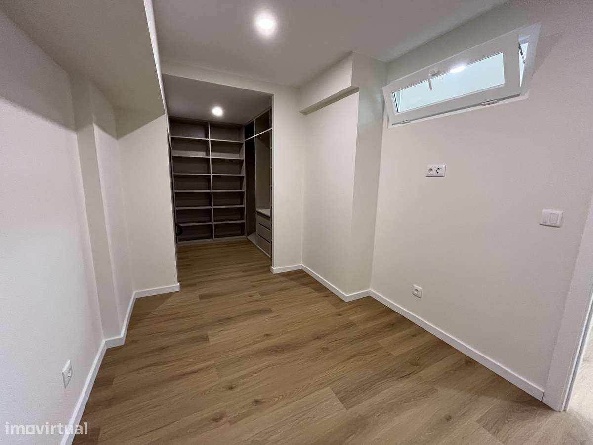 Apartamento T2 totalmente renovado, vista mar-38