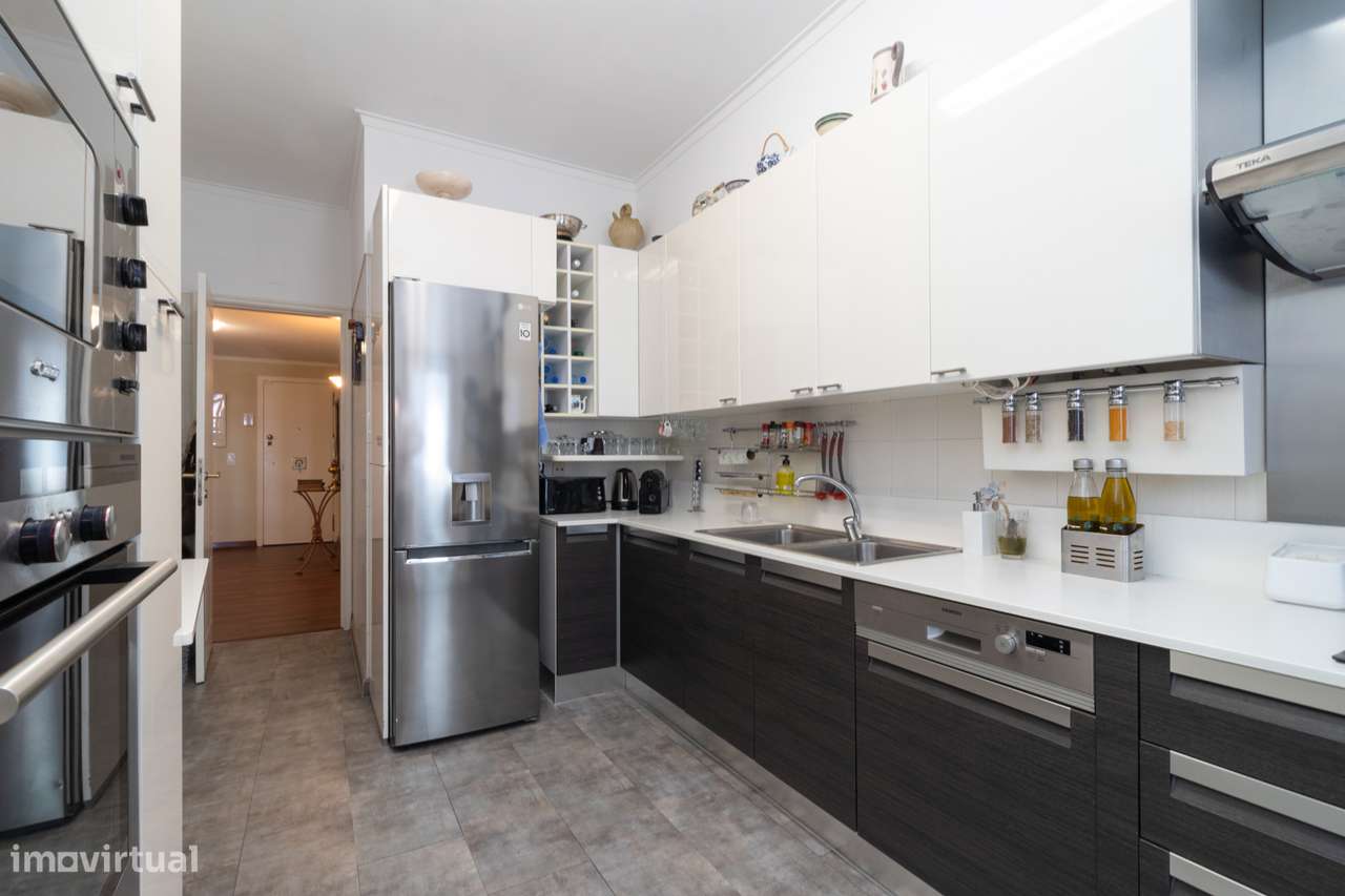 T3 Av. João XXI | 200m2 | 2 Elevadores | 2 Parqueamentos | Arrecadação-9