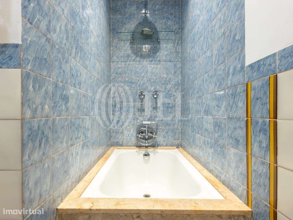 Apartamento T4 com garagem, no Chiado, em Lisboa-43