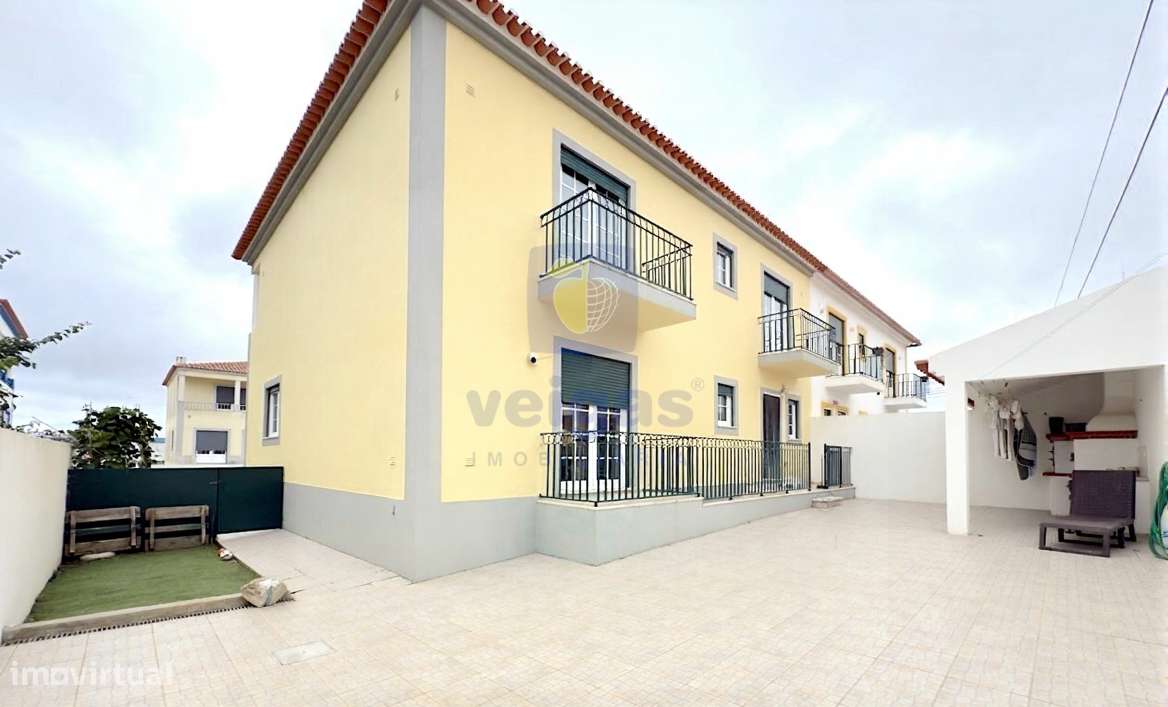 Moradia T4 de três pisos, situada na acolhedora Vila de Serra d’El-Rei - Grande imagem: 2/35