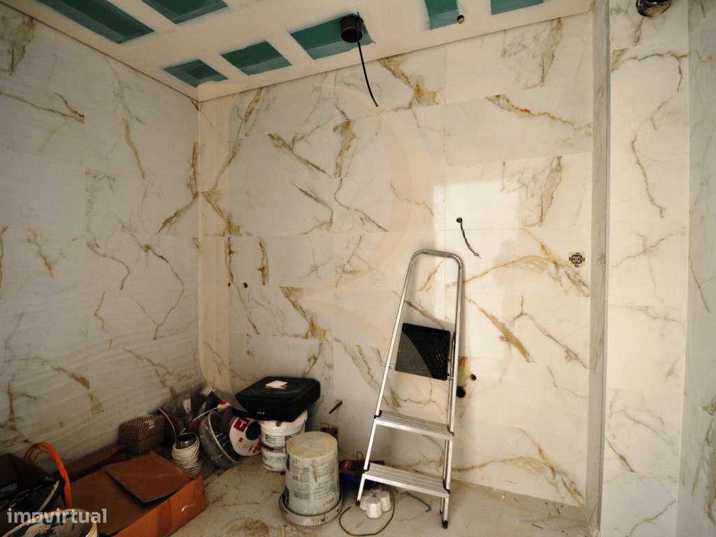 Apartamento T2 novo com elevador e terraço em Santa Marta do Pinhal... - Grande imagem: 5/9