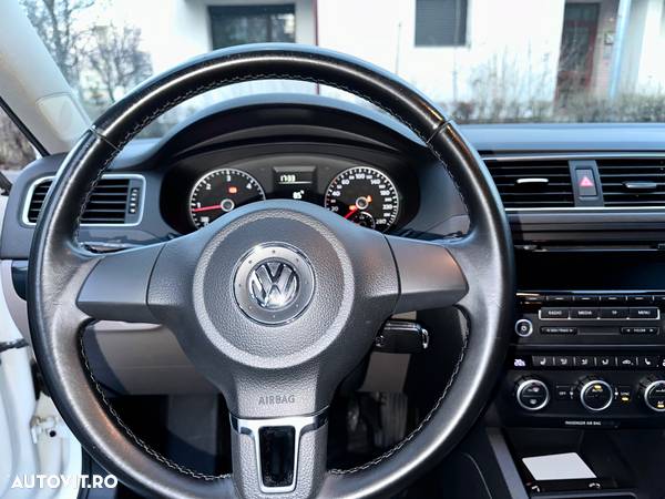 Volkswagen Jetta 1.6 TDI CR DPF Comfortline - 8