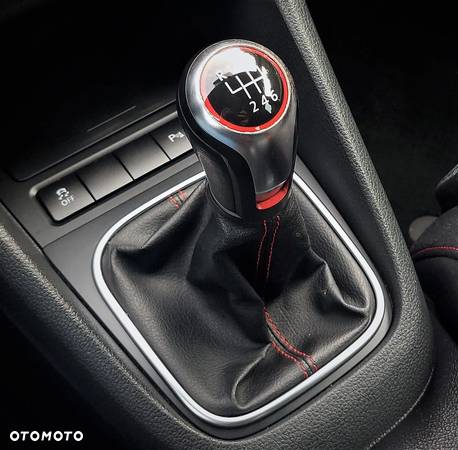 Volkswagen Golf VI 2.0 TSI GTI - 23