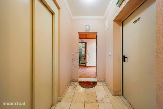 Apartamento com 1 Quarto  na Urbanização Horta da Raminha  em Portimão-28