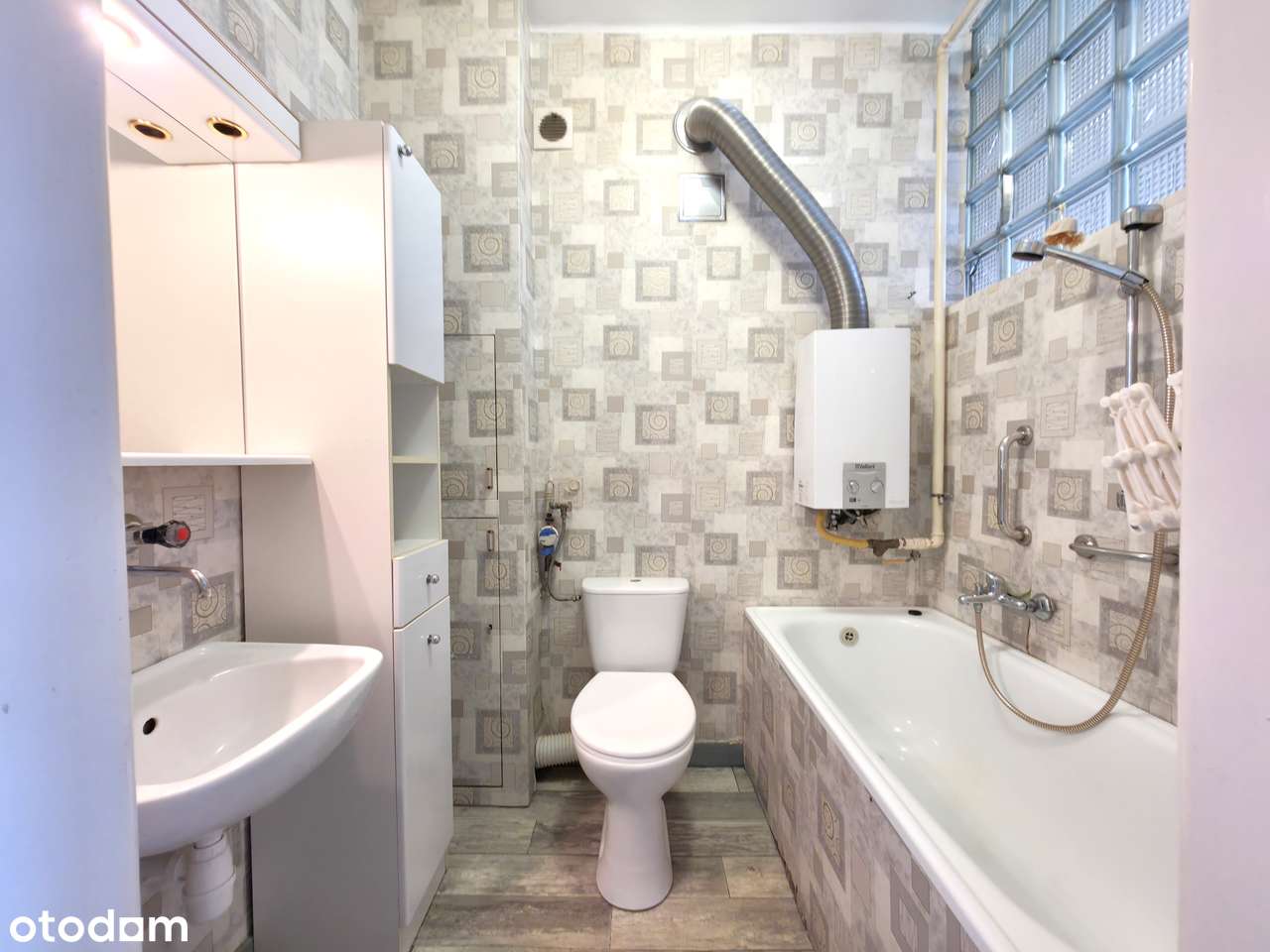 Centrum-polecamy 2- lub 3-pokojowe w bloku! Balkon! Zamykany parking!-14