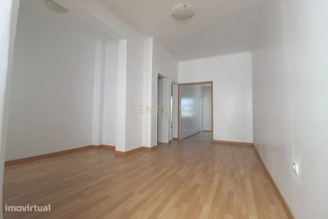 Apartamento T1 em Santa Luzia-1